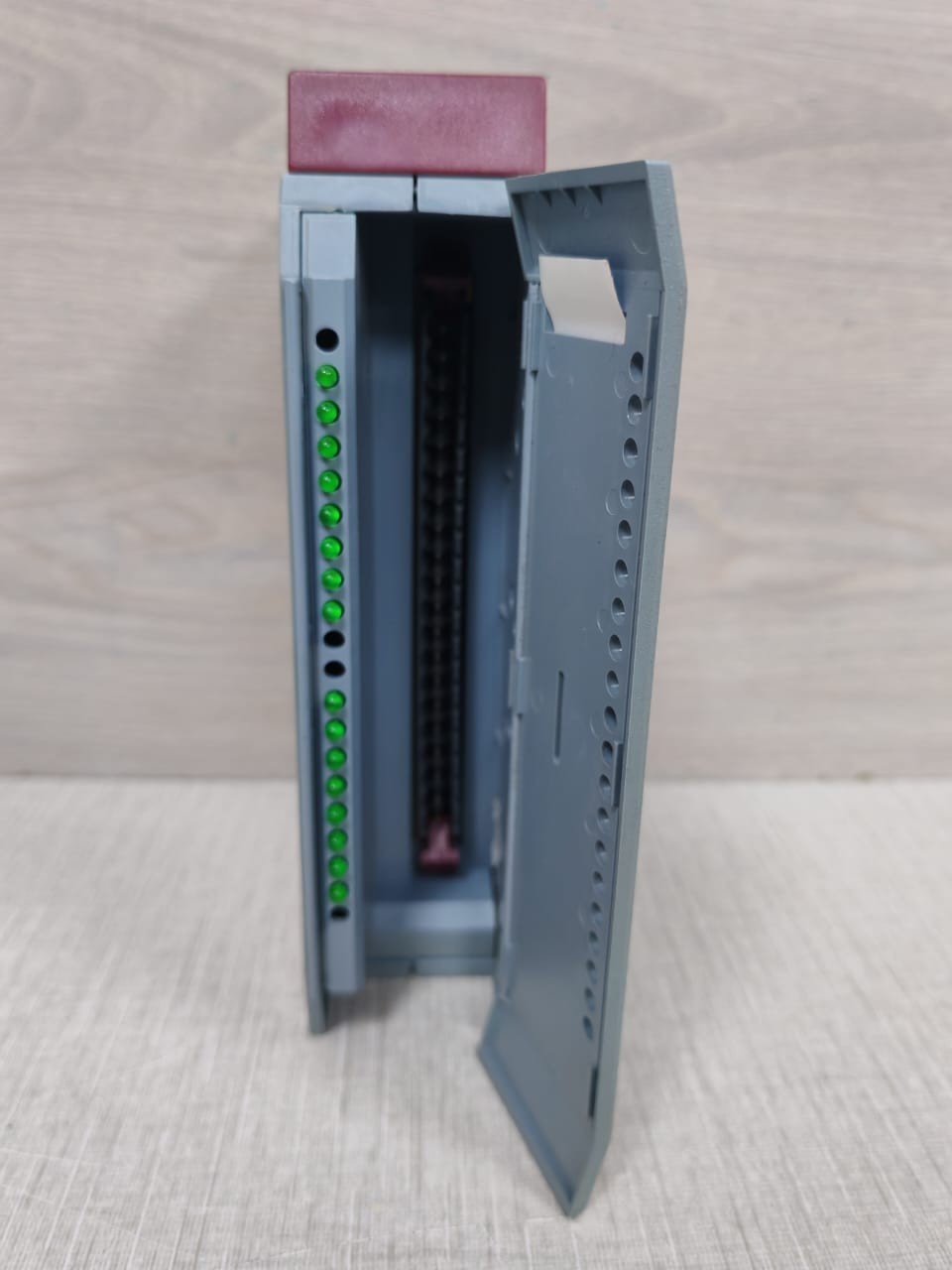 Digital 3DI476.6L DI 476 3DI476.6L REV.C0 DIGITAL INPUT MODULE 8