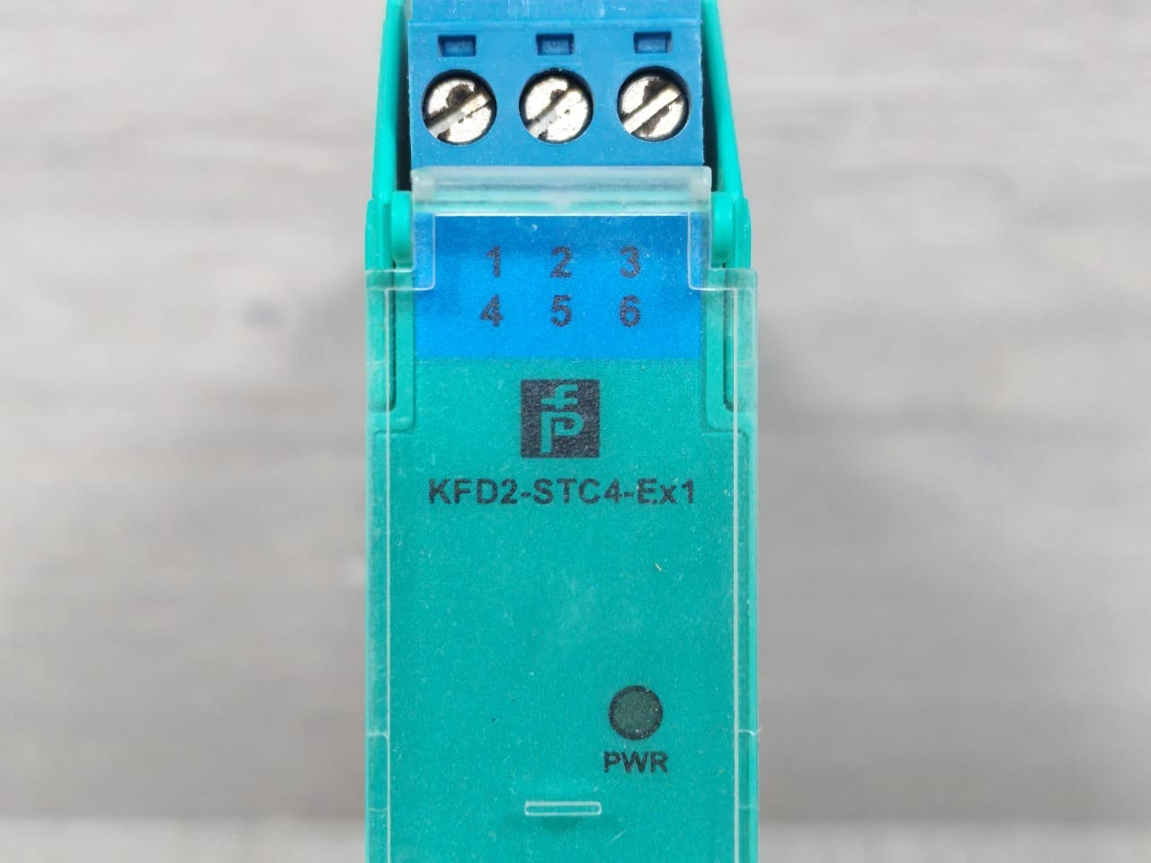 Pepperl+Fuchs KFD2-STC4-EX1 PEPPERL+FUCHS KFD2-STC4-Ex1 K-SYSTEM SMART TRANSMITTER ISOLATOR P/N: 122580 3