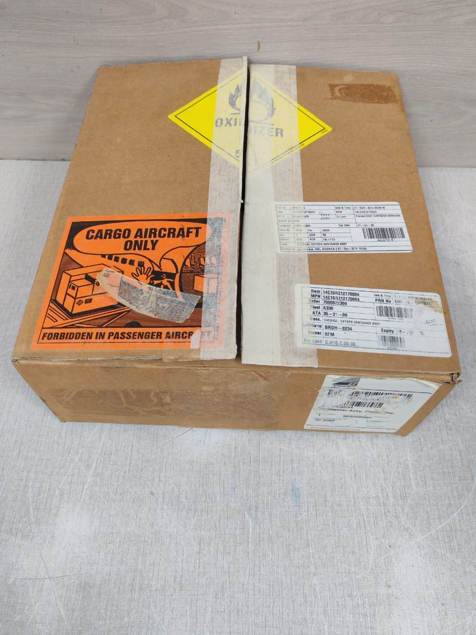 B/E AEROSPACE D1379 B/E AEROSPACE PNR 14C15R212170004 MFR D1379 CONTAINER TYPE I MASK 4 REF. E60757 8