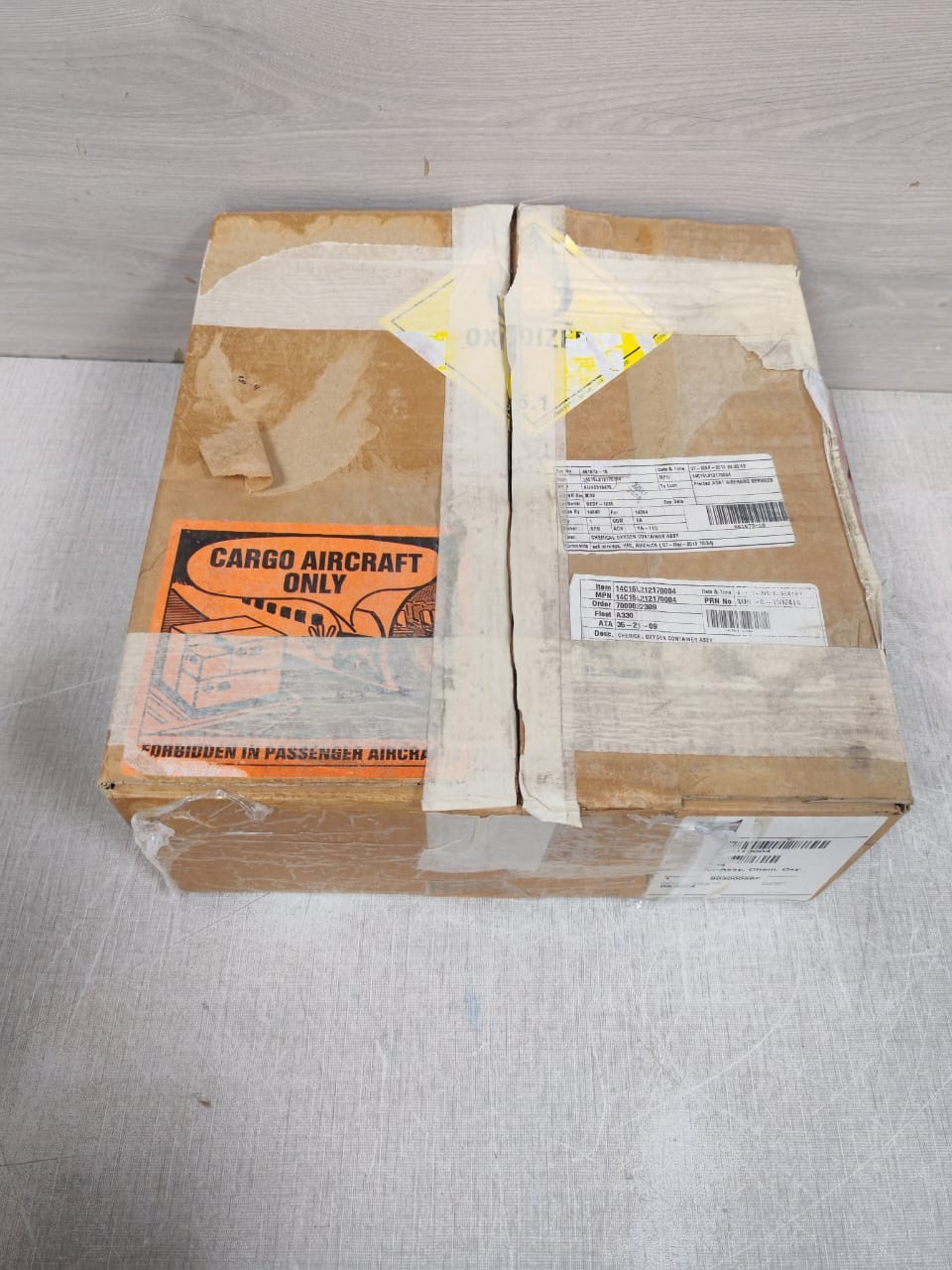 B/E AEROSPACE D1379 B/E AEROSPACE PNR 14C15L212170004 MFR D1379 CONTAINER TYPE I MASK 4 REF. E60757 8