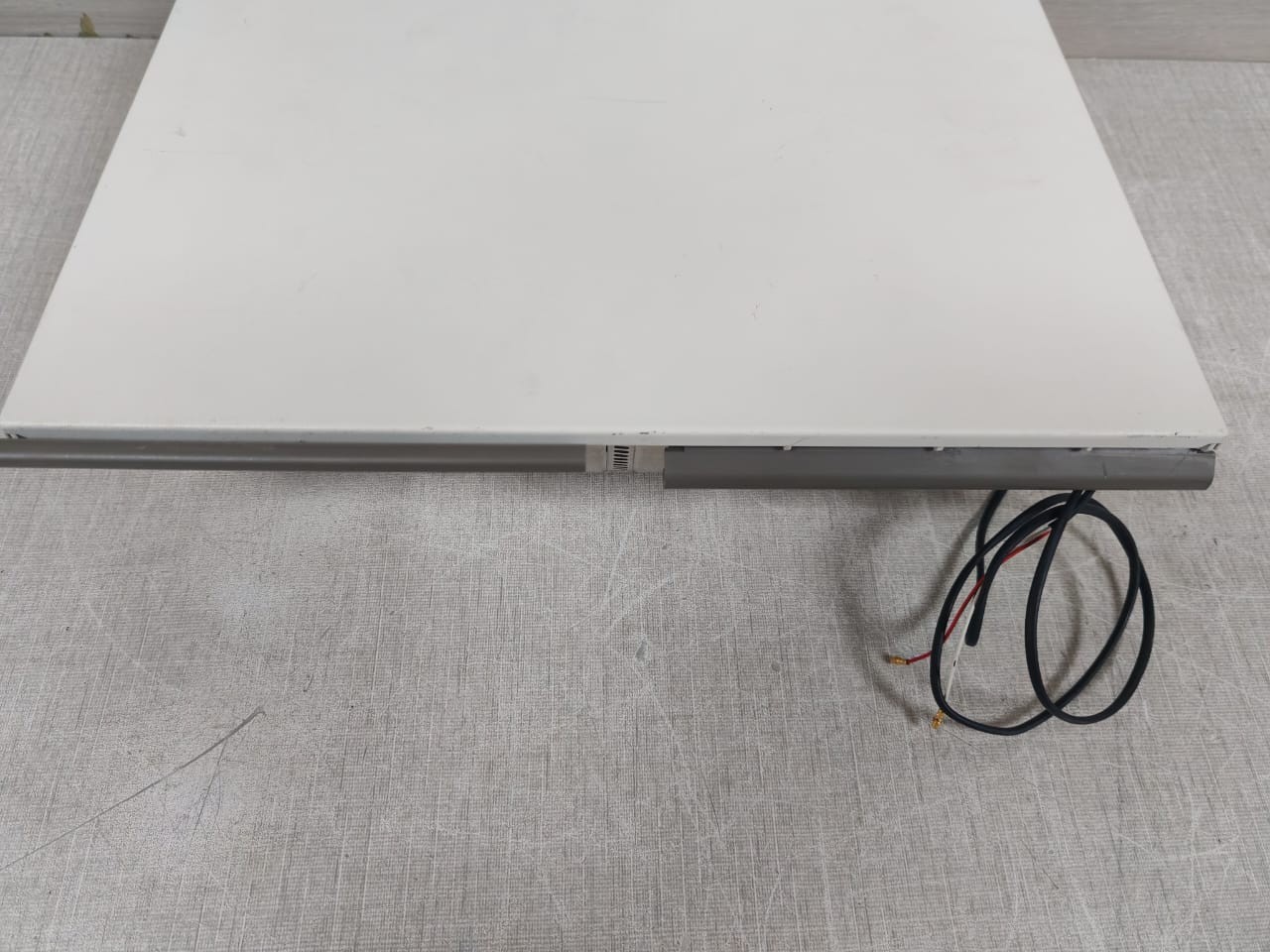 B/E AEROSPACE D1379 B/E AEROSPACE PNR 14C15L212170004 MFR D1379 CONTAINER 6