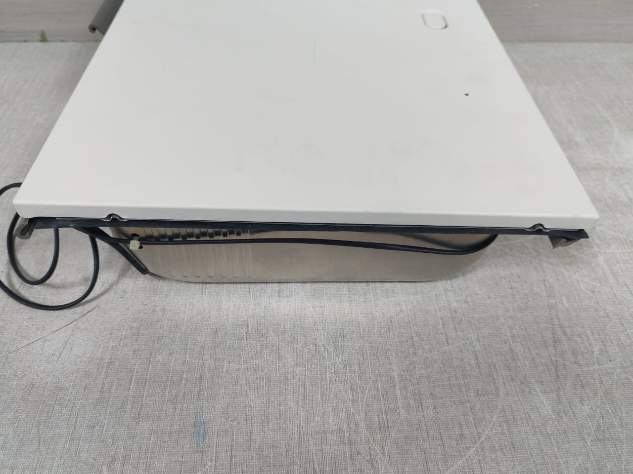 B/E AEROSPACE D1379 B/E AEROSPACE PNR 14C15L212170004 MFR D1379 CONTAINER 9