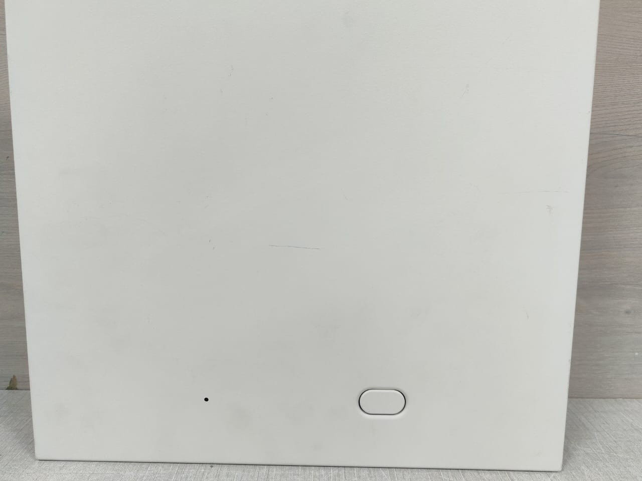 B/E AEROSPACE D1379 B/E AEROSPACE PNR 14C15L212170004 MFR D1379 CONTAINER 10