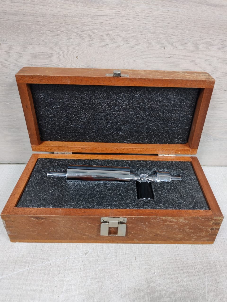 VEECO INSTRUMENTS INC 4RC VEECO INSTRUMENTS INC. 4RC HELIUM MASS SPECTROMETER LEAK DETECTOR 3