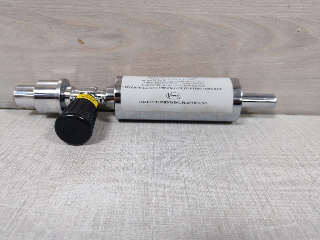 VEECO INSTRUMENTS INC 4RC VEECO INSTRUMENTS INC. 4RC HELIUM MASS SPECTROMETER LEAK DETECTOR 5