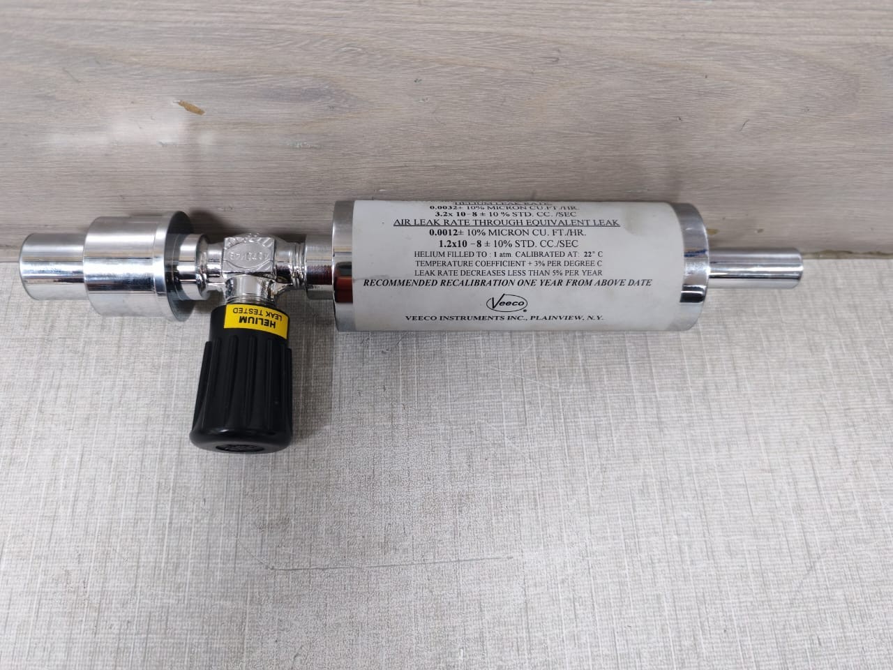 VEECO INSTRUMENTS INC 4RC VEECO INSTRUMENTS INC. 4RC HELIUM MASS SPECTROMETER LEAK DETECTOR 7