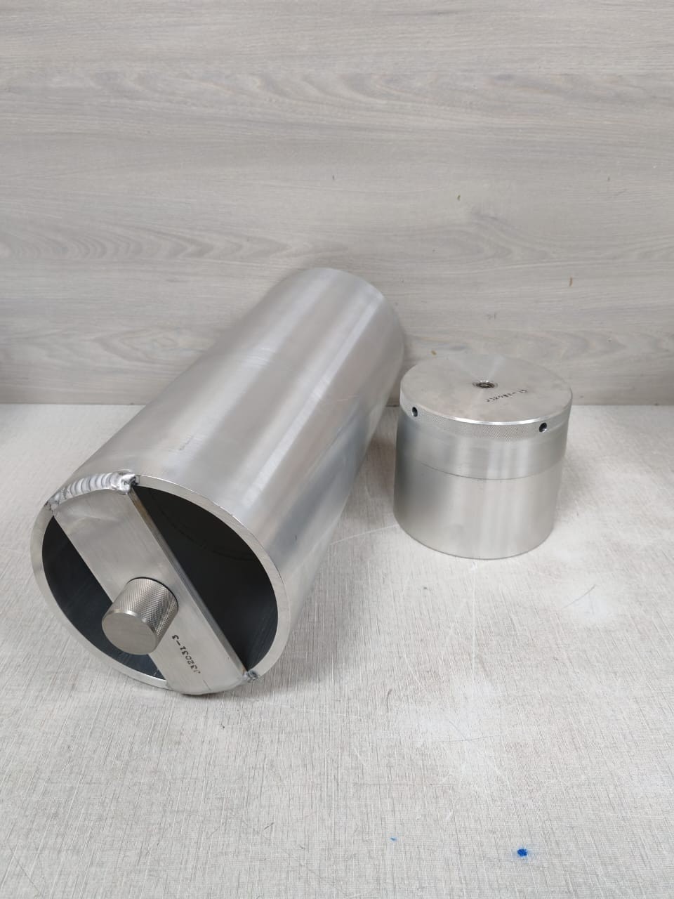 Unbranded J32031-13 / J32031-3 J32031-13 / J32031-3 PROTECTOR EQPT-AXLE MAIN LANDING GEAR 3