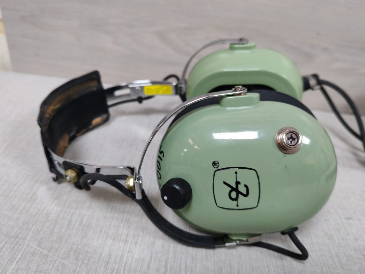 David Clark 41031G-01 David Clark H9910 Headset-Mic Shield 41031G-01-missing headpad 5