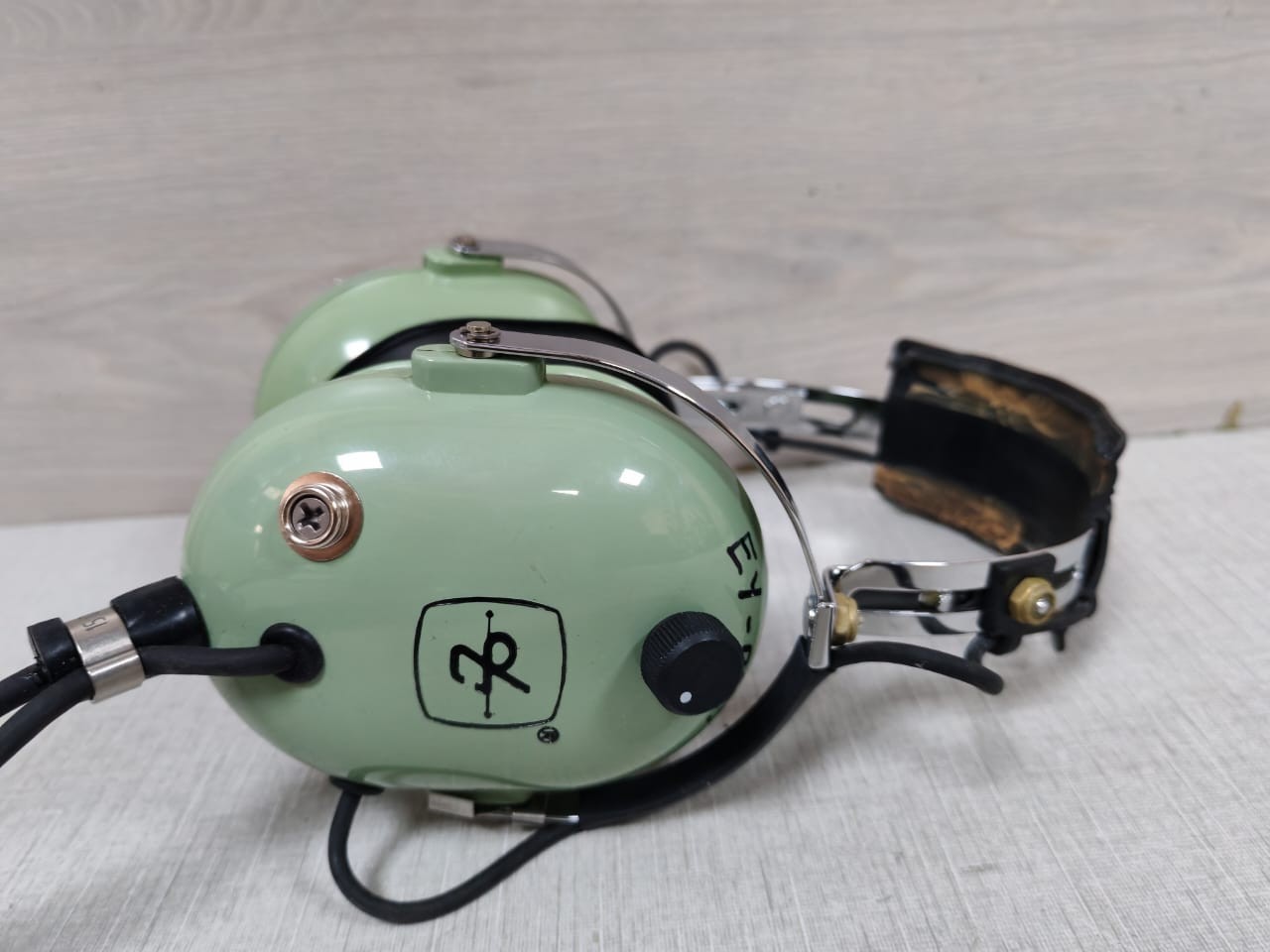 David Clark 41031G-01 David Clark H9910 Headset-Mic Shield 41031G-01-missing headpad 6