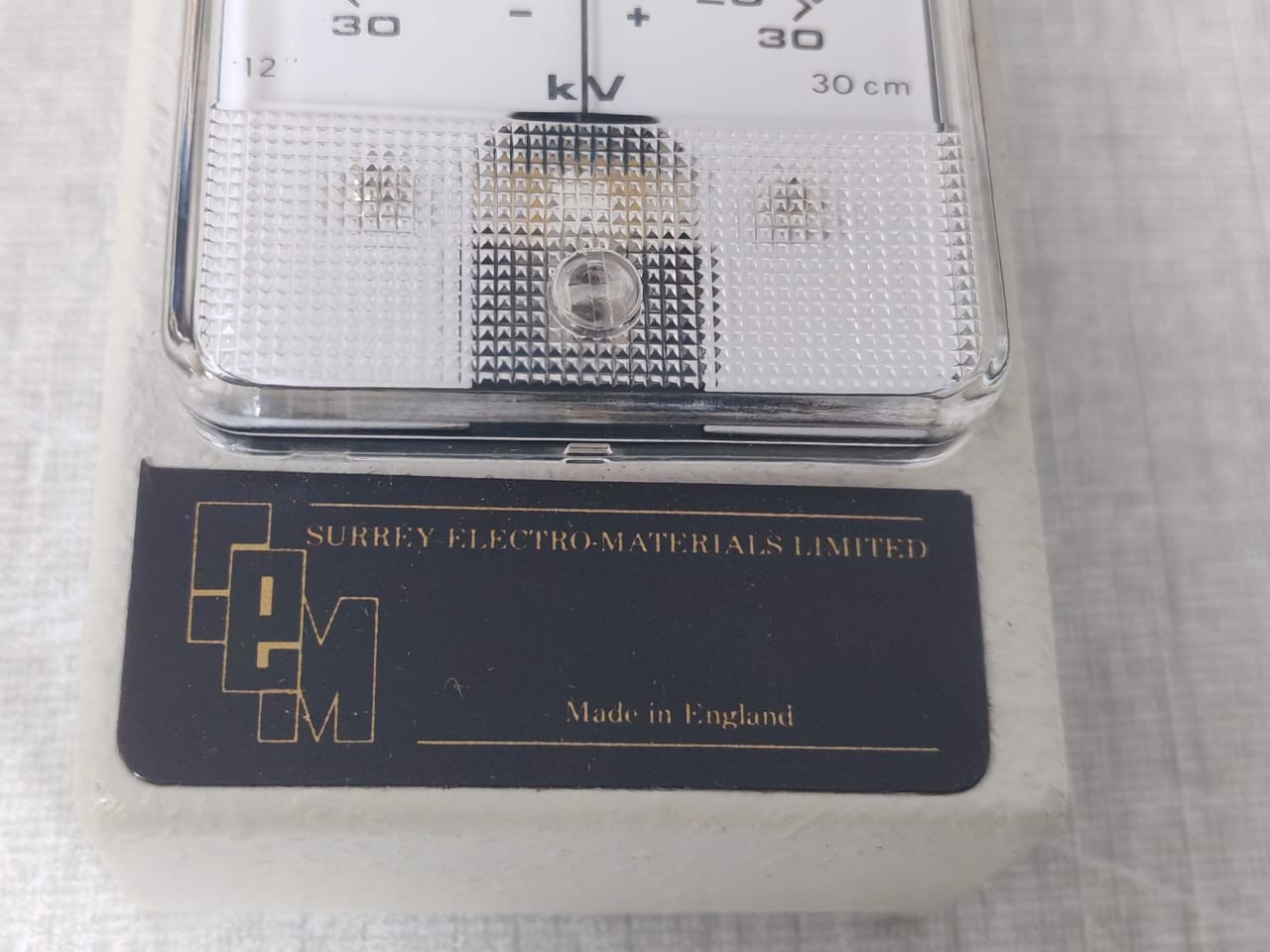 Surrey Electro-Materials S500 Surrey Electro-Materials Limited S500 Electrostatic Locator 3
