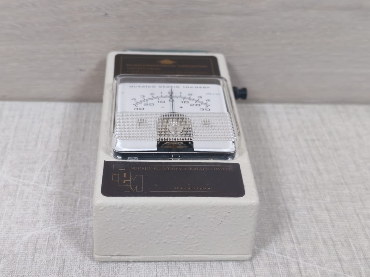 Surrey Electro-Materials S500 Surrey Electro-Materials Limited S500 Electrostatic Locator 5