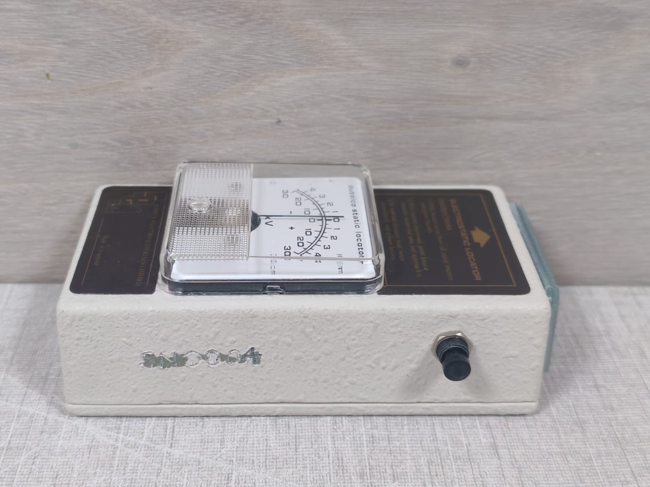 Surrey Electro-Materials S500 Surrey Electro-Materials Limited S500 Electrostatic Locator 6