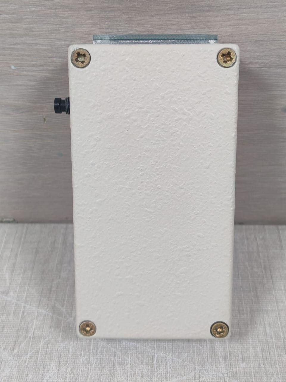 Surrey Electro-Materials S500 Surrey Electro-Materials Limited S500 Electrostatic Locator 8