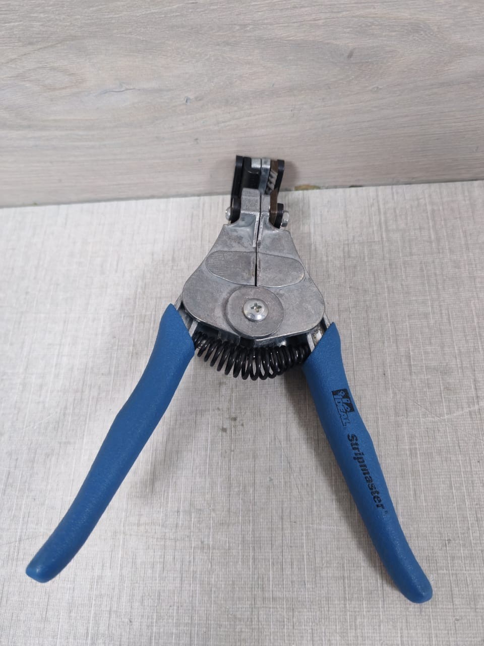 Ideal 45-092 IDEAL 45-092 STRIPMASTER WIRE STRIPPER 7