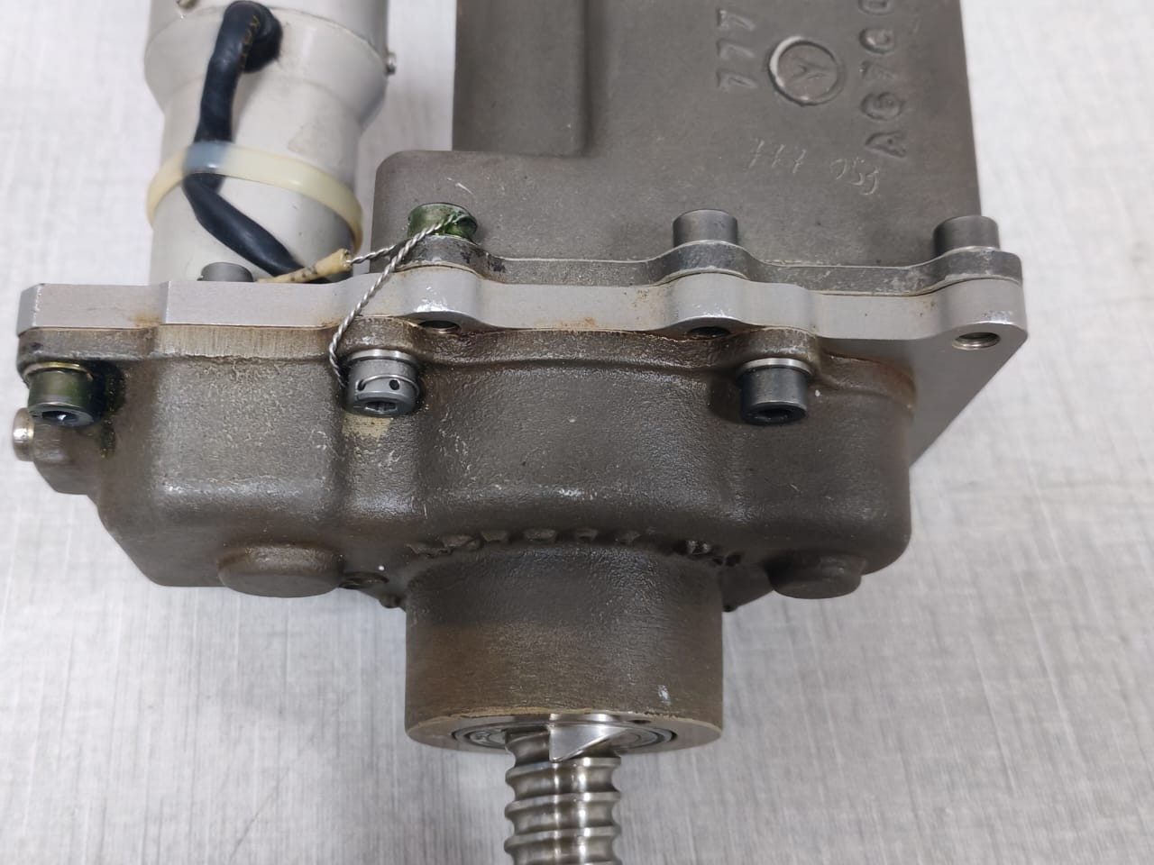 Liebherr/Abg Semca 762A0000-04 Liebherr/Abg Semca 762A0000-04 Actuator Outlet 4