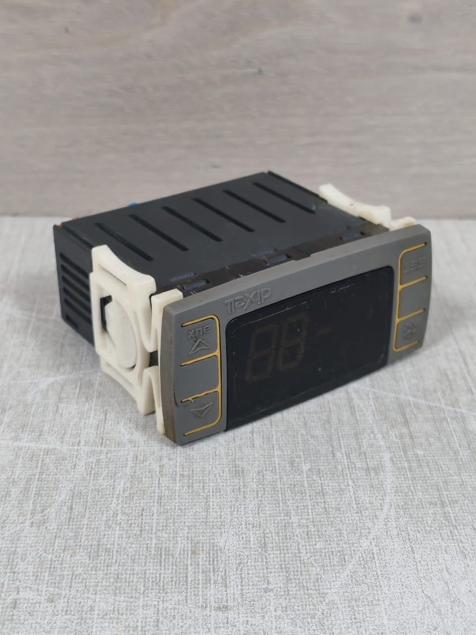 DIXELL L XR06CX-5N0C0 DIXELL XR06CX-5N0C0 CONTROLLER V1.0 9