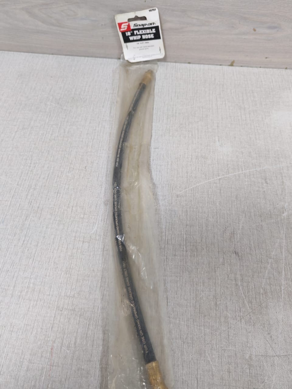 Snap-on 1/8" N.P.T. MALE SNAP-ON 18" FLEXIBLE WHIP HOSE 1/8" N.P.T. MALE 4