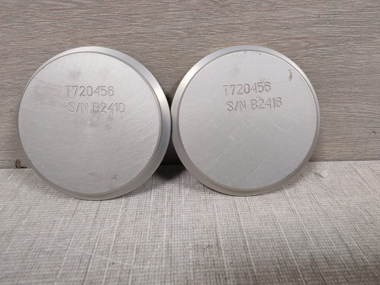 1 LOT . T720456 TOOL VALVE LOCKING