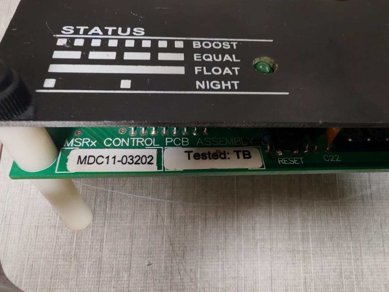 BP Solar MDC11-03202 MDC11-03202 BP Solar MSRX Charge Controller-with missing button 3