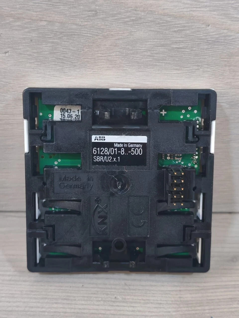 ABB ABB-6128 ABB 6128/01-84-500/6128/01-8..-500 SBR/U2 X.1 ROOM TEMPERATURE CONTROLLER 8