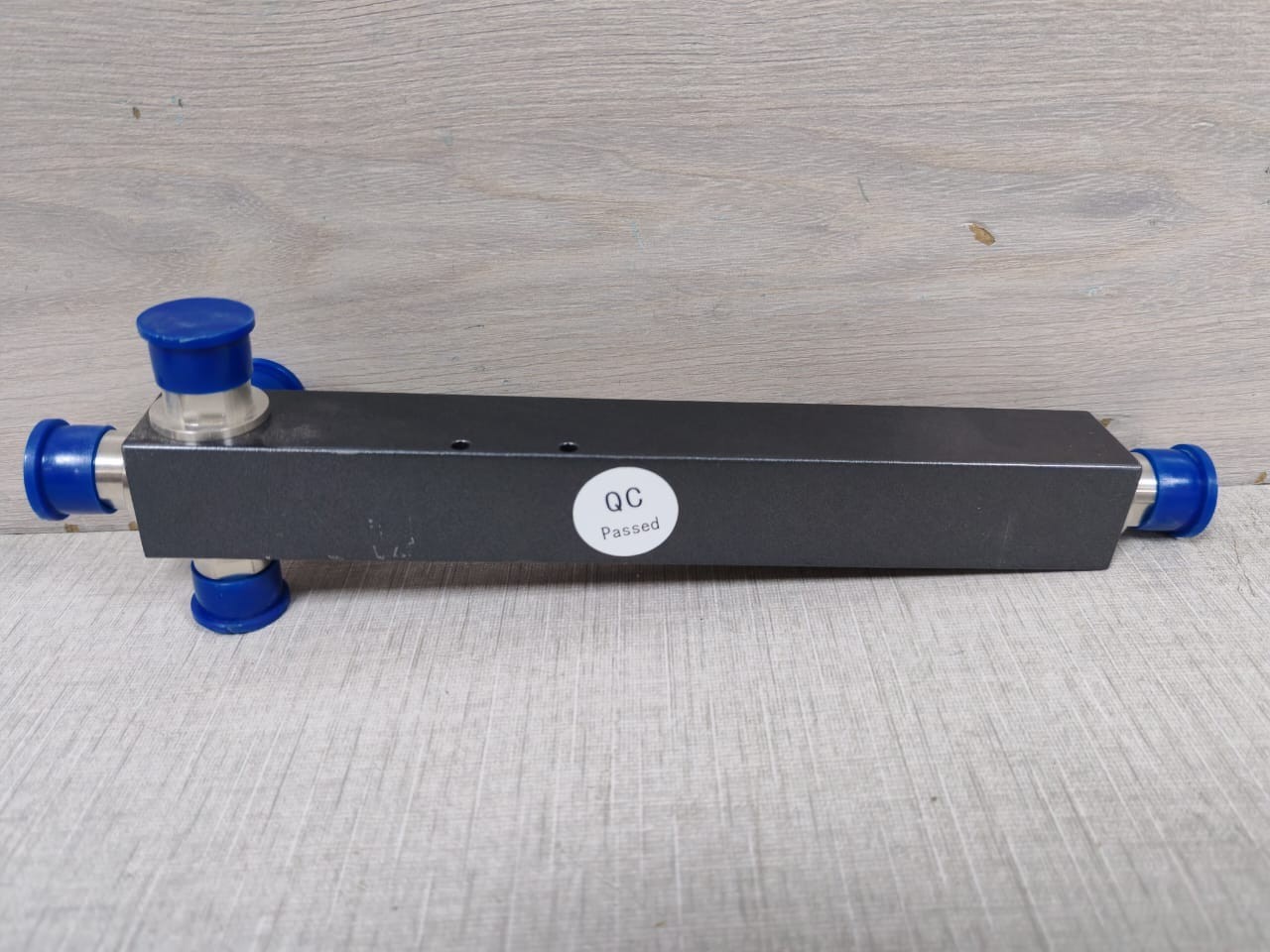 ROSENBERGER S-4-7F-NF ROSENBERGER S-4-7F-NF 4-WAY CAVITY POWER SPLITTER 800-2700MHz 5