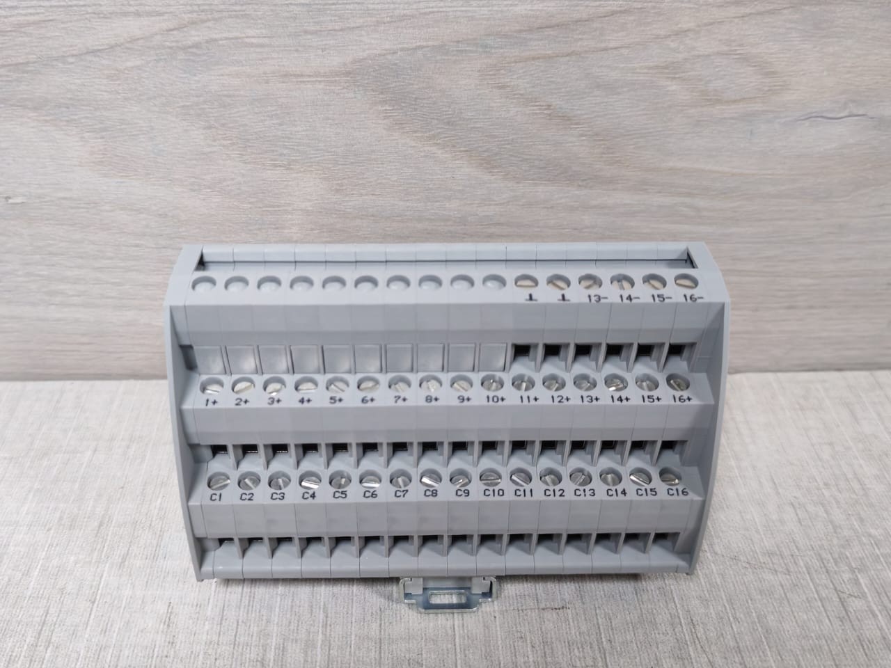 Phoenix Contact D37SUB/M/HW/C300 Phoenix Contact VIP-3/SC/D37SUB/M/HW/C300 Connection Board 2900675 2