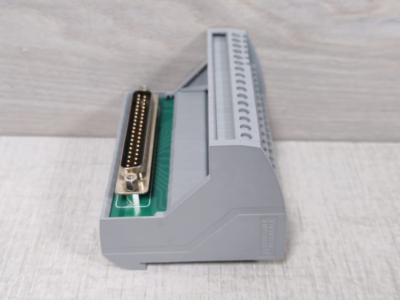 Phoenix Contact D37SUB/M/HW/C300 Phoenix Contact VIP-3/SC/D37SUB/M/HW/C300 Connection Board 2900675 8