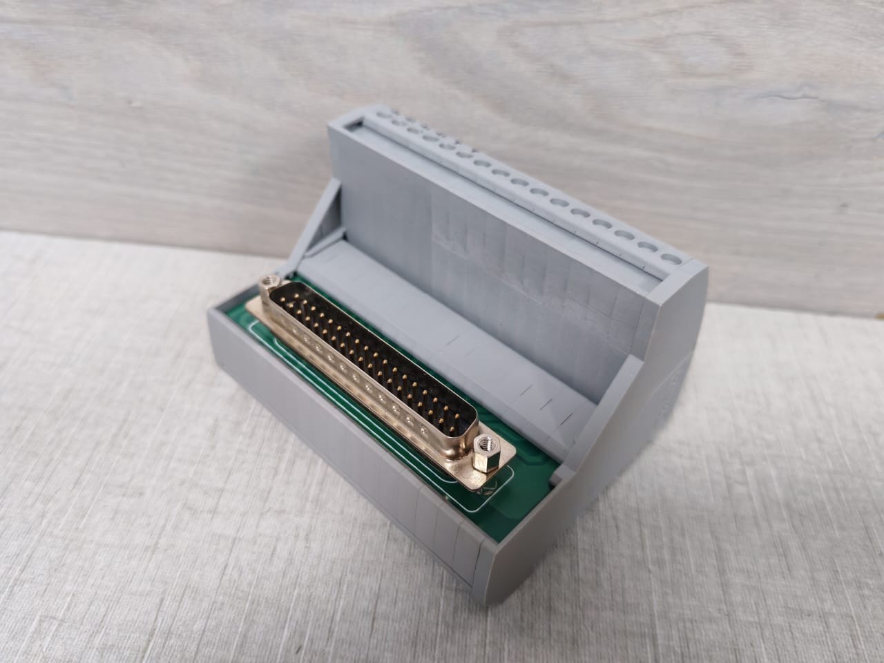 Phoenix Contact D37SUB/M/HW/C300 Phoenix Contact VIP-3/SC/D37SUB/M/HW/C300 Connection Board 2900675 9
