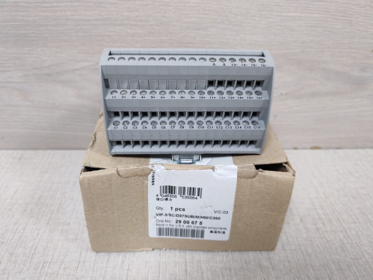 Phoenix Contact VIP-3/SC/D37SUB/M/HW/C300 Connection Board 2900675