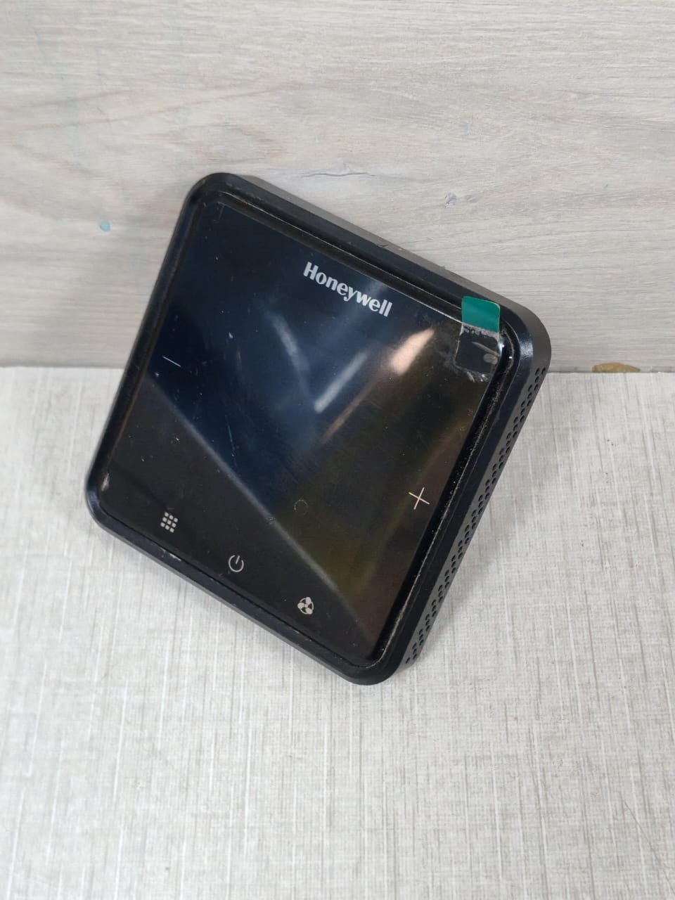 Honeywell WTS3B4BME/N HONEYWELL WTS3B4BME/N THERMOSTAT 100-240VAC 4