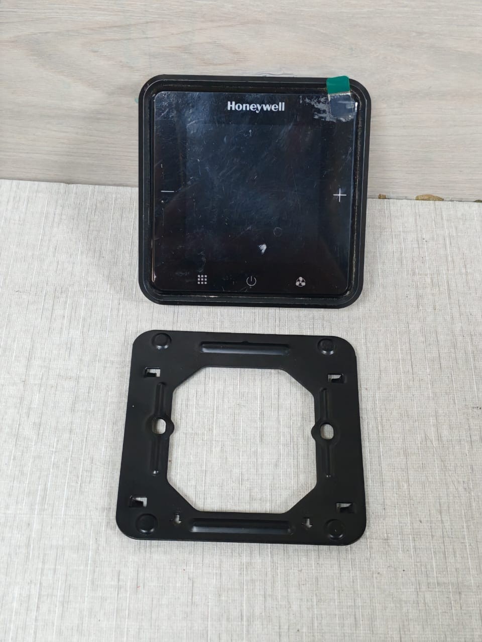 Honeywell WTS3B4BME/N HONEYWELL WTS3B4BME/N THERMOSTAT 100-240VAC 9