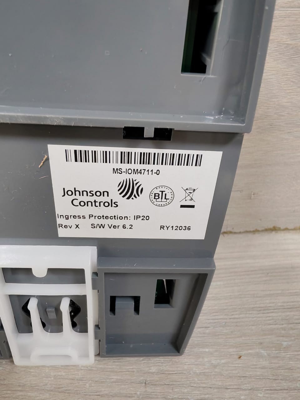 Johnson Controls IOM4711-0 JOHNSON CONTROL MS-IOM4711-0 INPUT/OUTPUT MODULE 17 POINT 4