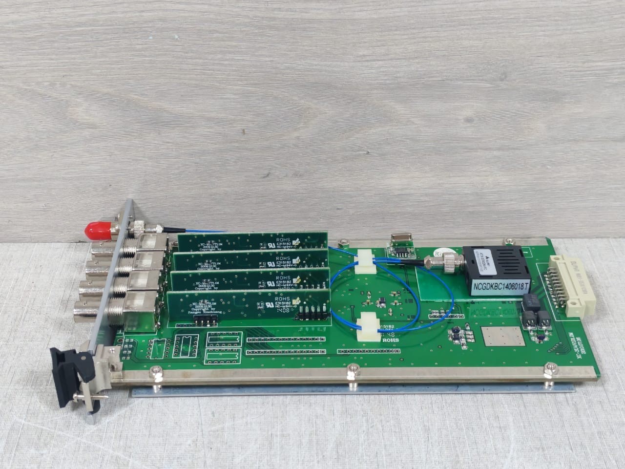 KBC Networks FDVA4-M1T-BS KBC Networks FDVA4-M1T-BS Fiber Optic Transmitter 10