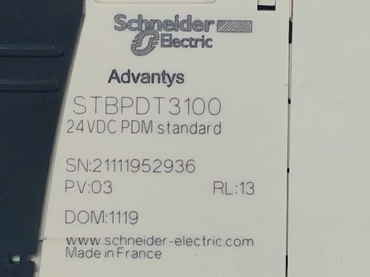 Schneider Electric PV-03 Schneider Electric STBPDT3100 PV:03 RL:13 with Advantys STB XBA 2200 Base 3