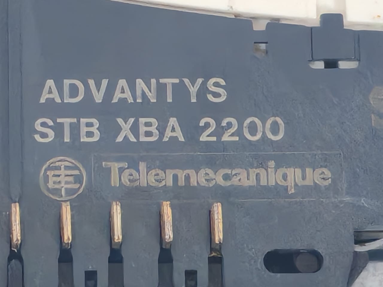 Schneider Electric PV-03 Schneider Electric STBPDT3100 PV:03 RL:13 with Advantys STB XBA 2200 Base 4