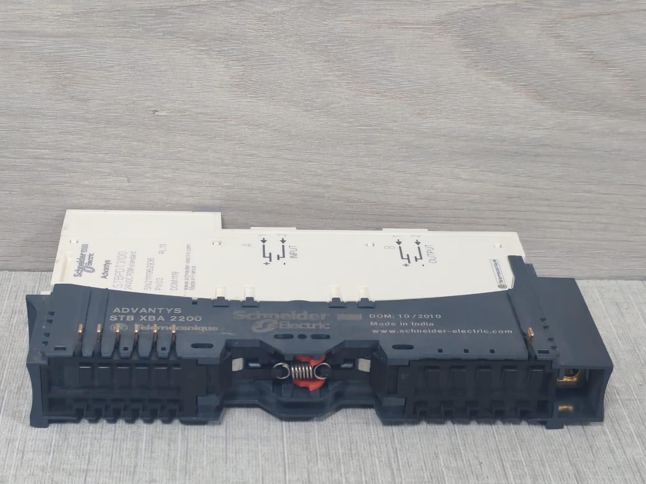 Schneider Electric PV-03 Schneider Electric STBPDT3100 PV:03 RL:13 with Advantys STB XBA 2200 Base 7