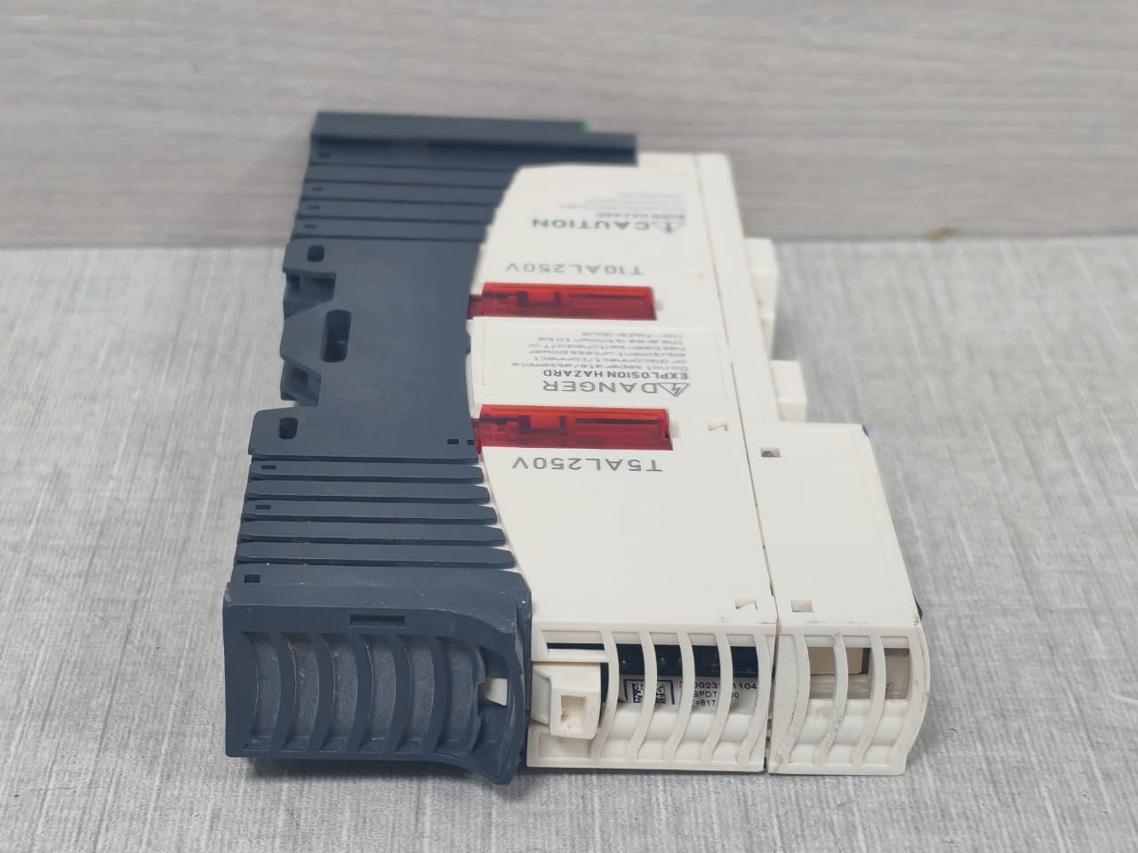 Schneider Electric PV-03 Schneider Electric STBPDT3100 PV:03 RL:13 with Advantys STB XBA 2200 Base 10