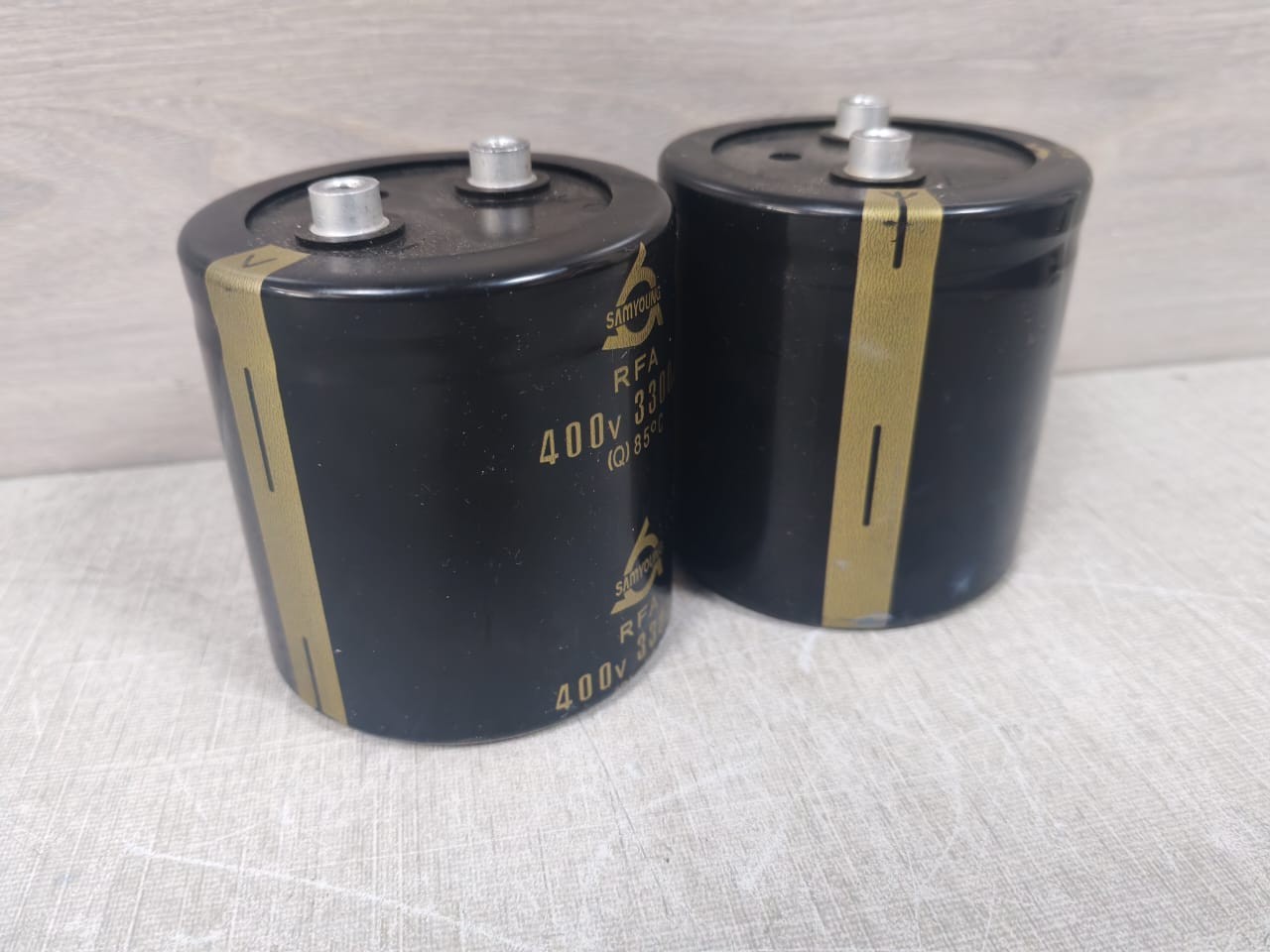 SAMYOUNG RFA-440V-3300UF Samyoung RFA 440V 3300uF Capacitor 4