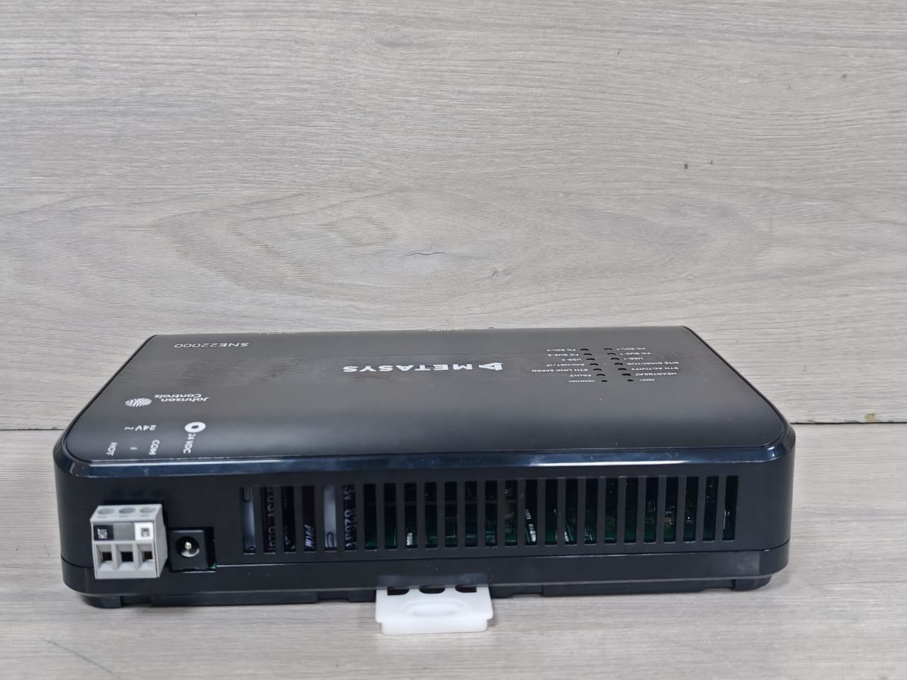 Johnson Controls SNE22000-0 Johnson Controls M4-SNE22000-0 Metasys Network Engine 8