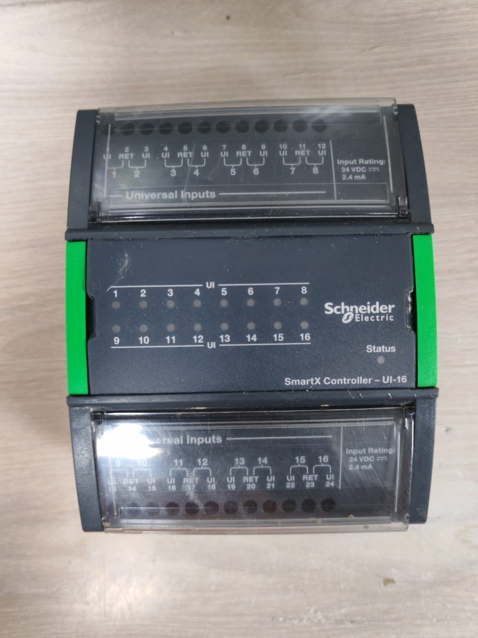 Schneider Electric UI-16 SmartX Controller SXWUI16XX10001 with TB-I/O-W1 Base