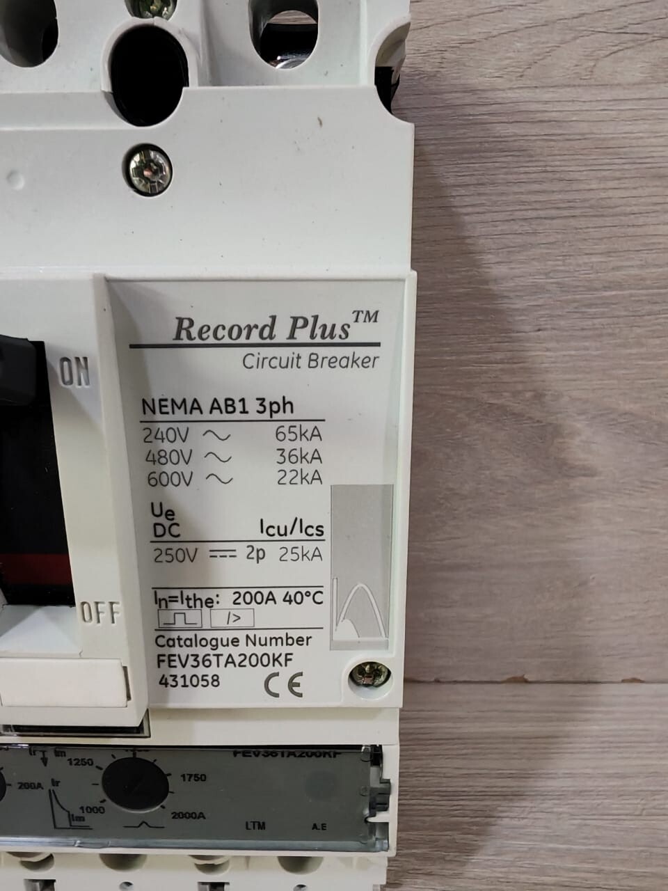 GE FE250 GENERAL ELECTRIC FE250 RECORD PLUS CIRCUIT BREAKER FEV36TA200KF 4