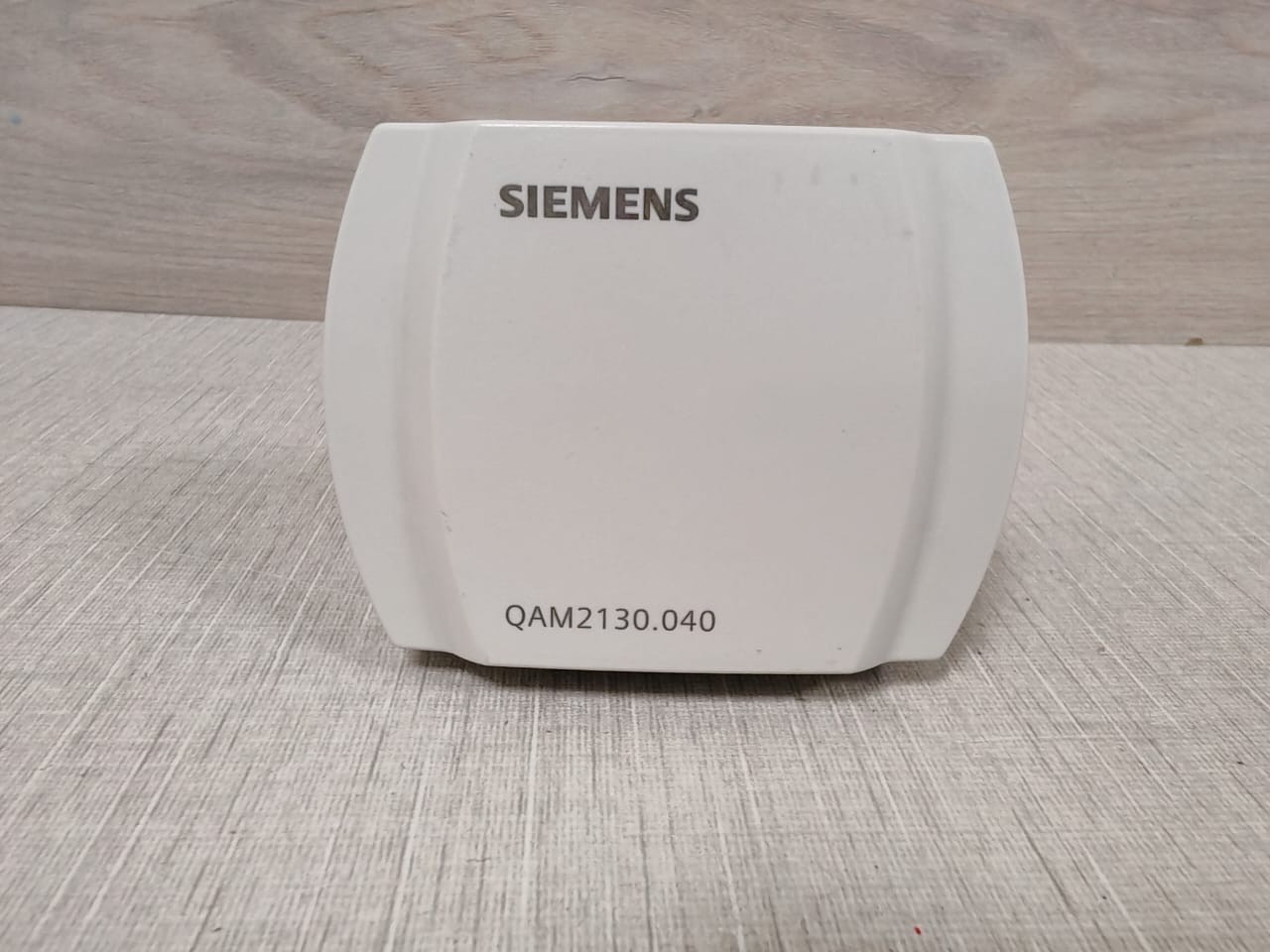 Siemens QAM2130.040 SIEMENS QAM2130.040 DUCT SENSOR LG - WITH DIRTY BOX 2