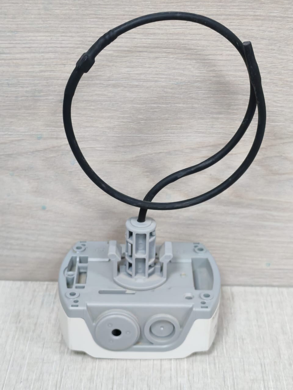 Siemens QAM2130.040 SIEMENS QAM2130.040 DUCT SENSOR LG - WITH DIRTY BOX 7
