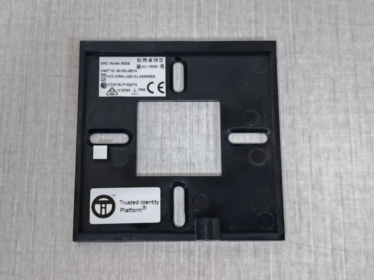 HID R30EKNN HID 930NTNNEK00000 iClass SE R30EKNN Access Controller 10