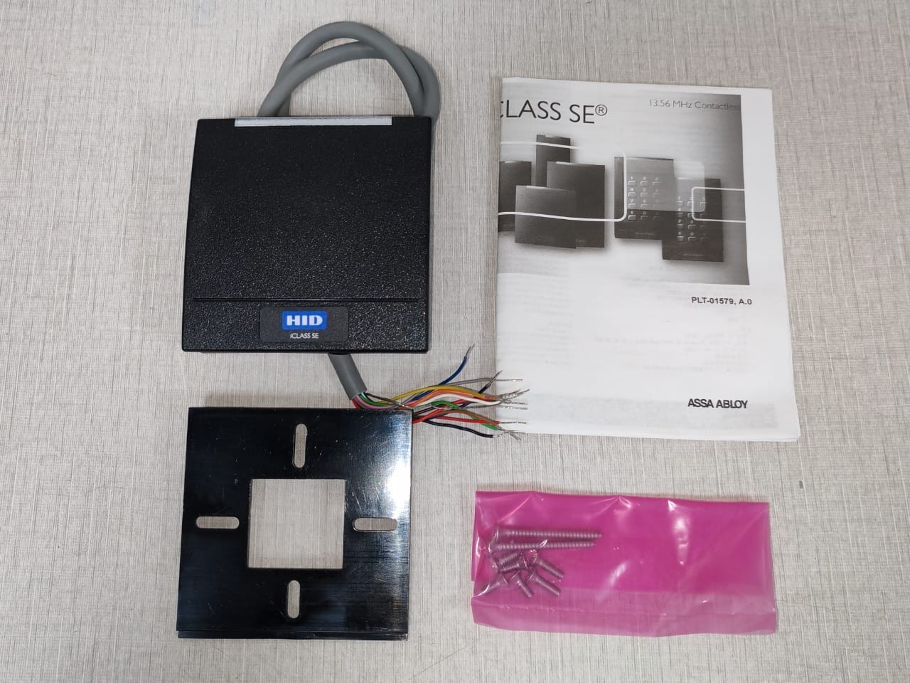 HID 930NTNNEK00000 iClass SE R30EKNN Access Controller