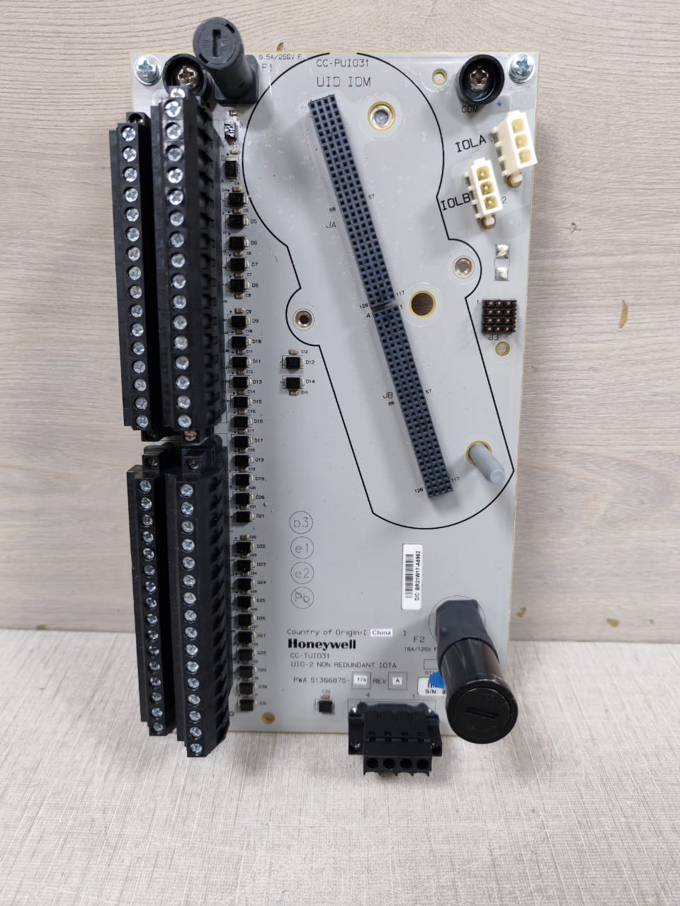 Honeywell TUIO31 HONEYWELL CC-TUIO31 UIO-2 NON REDUNDANT IOTA PWA 51306875-176 REV.A 2