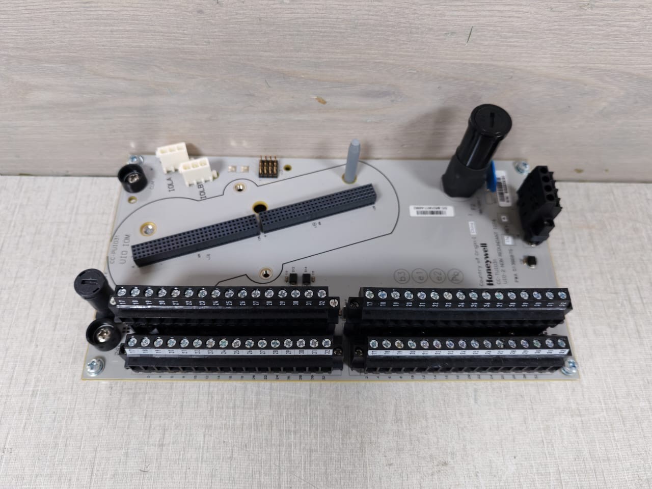 Honeywell TUIO31 HONEYWELL CC-TUIO31 UIO-2 NON REDUNDANT IOTA PWA 51306875-176 REV.A 6