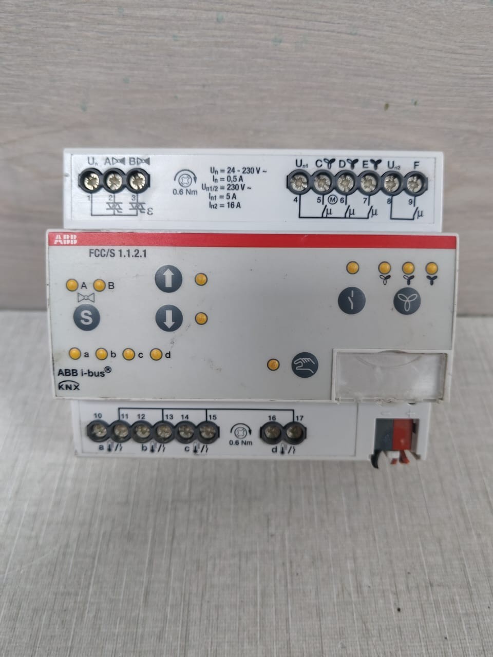 ABB 2CDG110211R0011 ABB FCC/S1.1.2.1 Fan Coil Controller 2CDG110211R0011 2