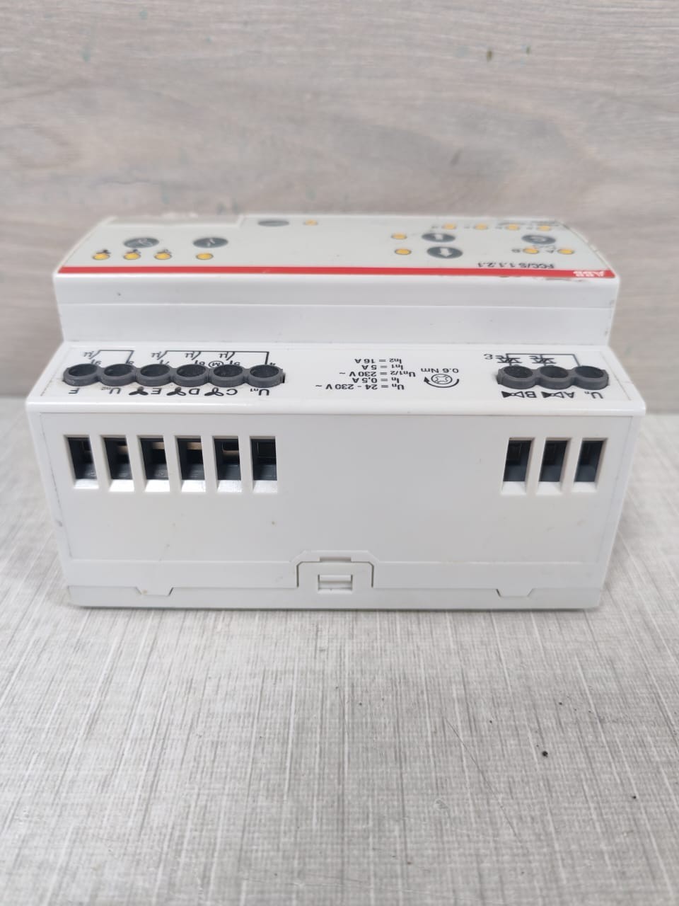 ABB 2CDG110211R0011 ABB FCC/S1.1.2.1 Fan Coil Controller 2CDG110211R0011 6