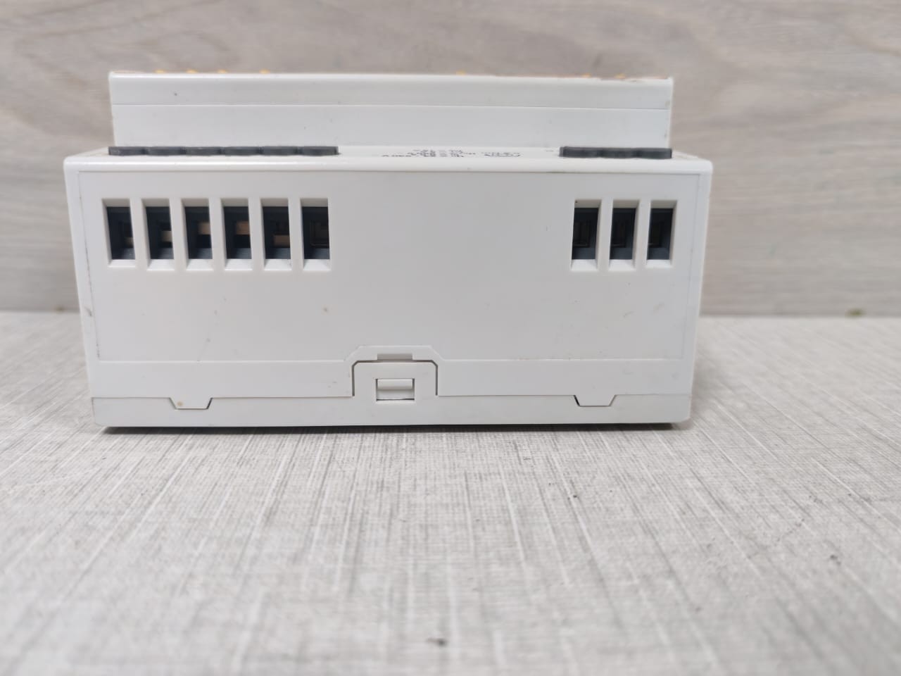 ABB 2CDG110211R0011 ABB FCC/S1.1.2.1 Fan Coil Controller 2CDG110211R0011 8